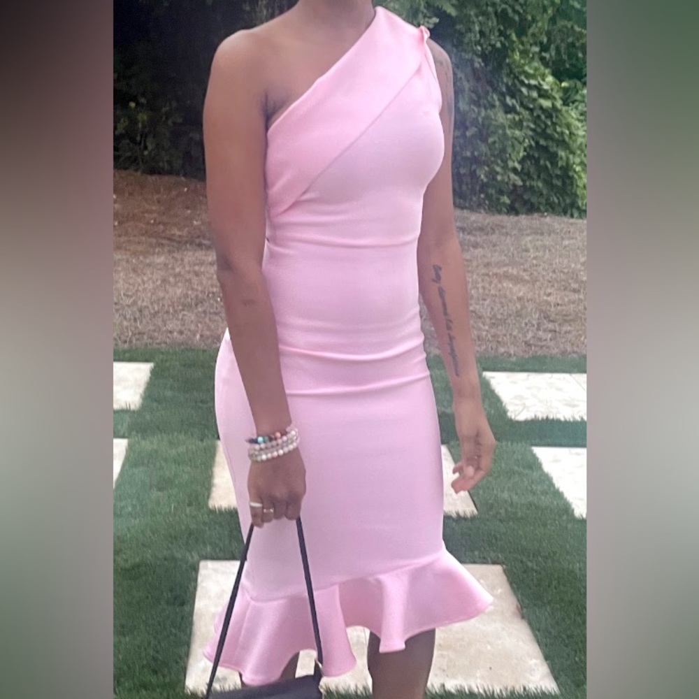 Elegant Pink Sleeveless Dress